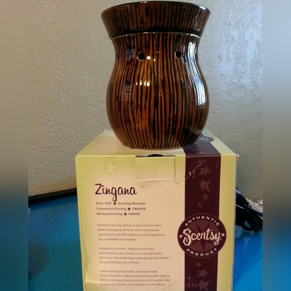 RETIRED Zingana scentsy warmer